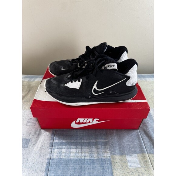 Nike Kyrie Low 5 TB Team Basketball Black White Men's Sz 8.5 - Picture 1 of 11